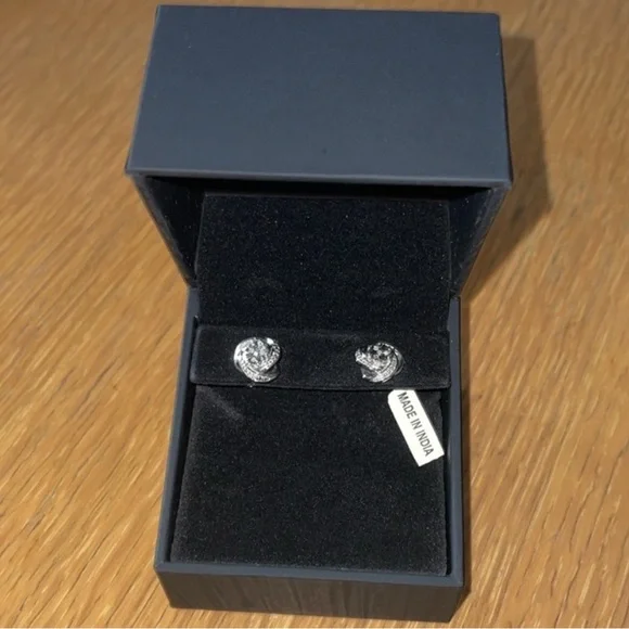 NIB Kay Jewelers Love Knot Sterling Silver Earrings with Diamond Accents - Picture 4 of 5